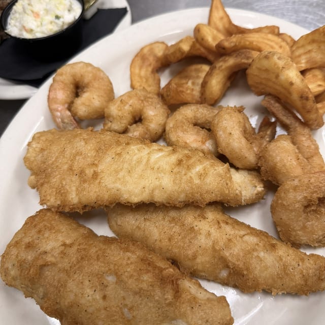 Wilder's Seafood Platter.